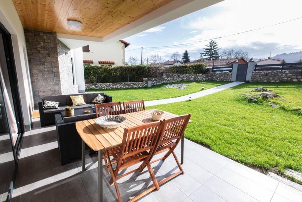 La Llosina Vivienda Vacacional Alquiler Integro يانس المظهر الخارجي الصورة